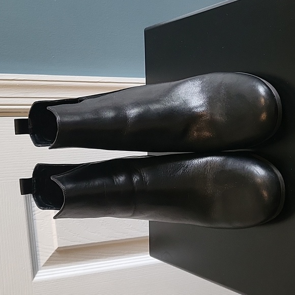 Ankle boots - Picture 1 of 8